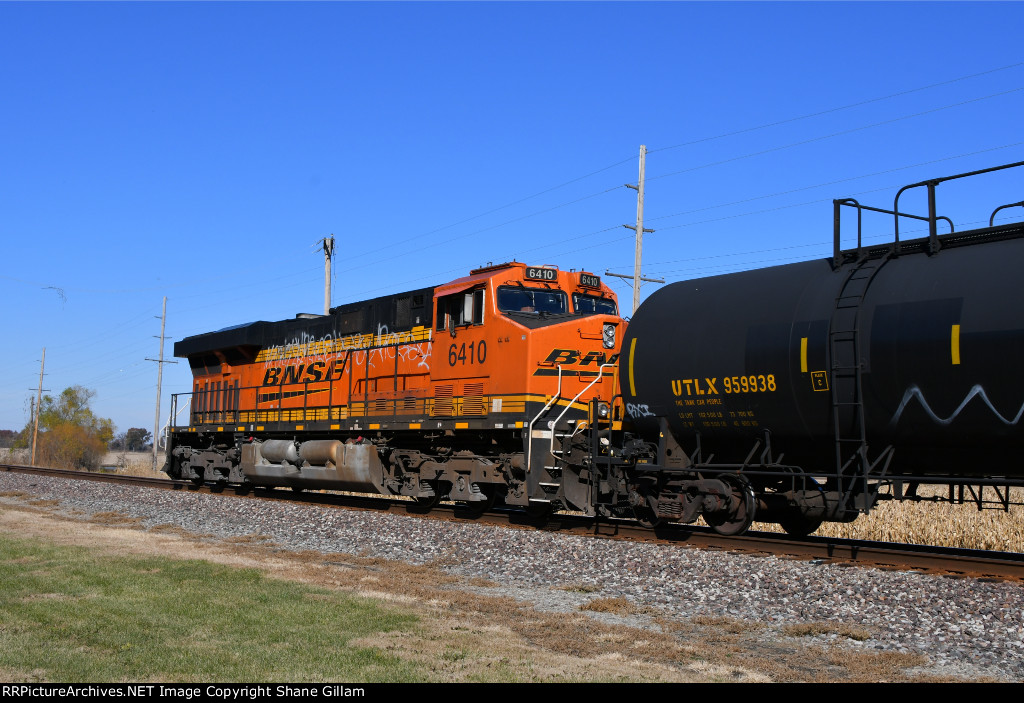 BNSF 6410 Roster shot.